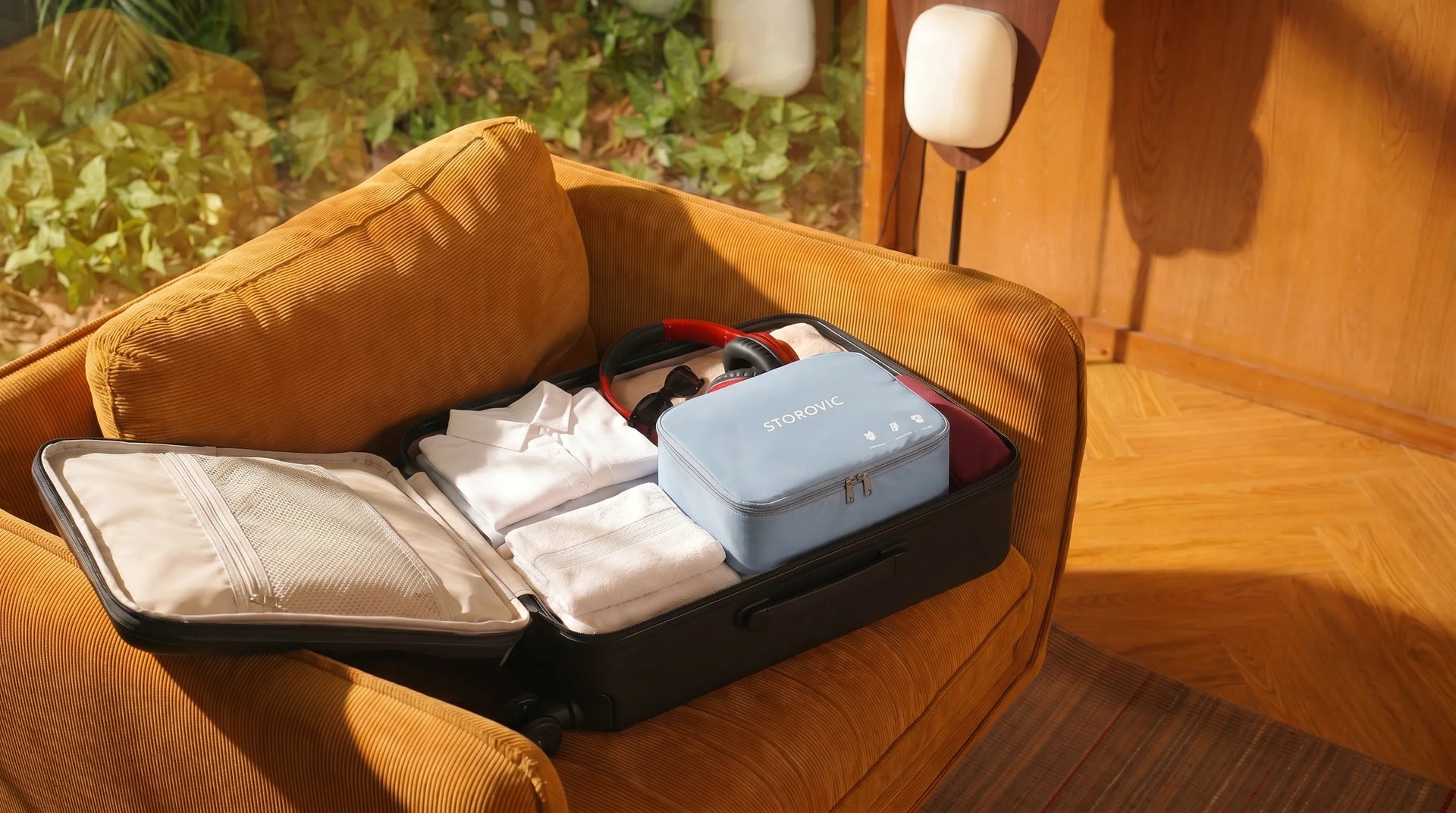 The Clean Pouch key features visual